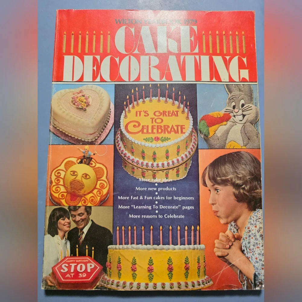 Lot of 2 Cake Decorating Wilton Yearbook 1979 1982 Magazine Booklet Book